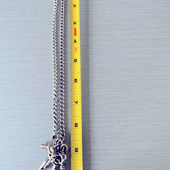 SILVER NECKLACE - with keys and locks pendants on a links chain - Picture 3 of 6